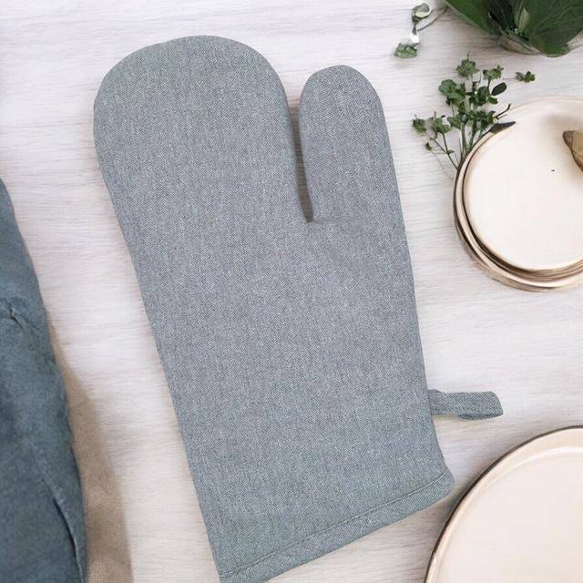 Classic Textiles of Sweden- Recycelter Ofenhandschuh Kamp in Grey Uni