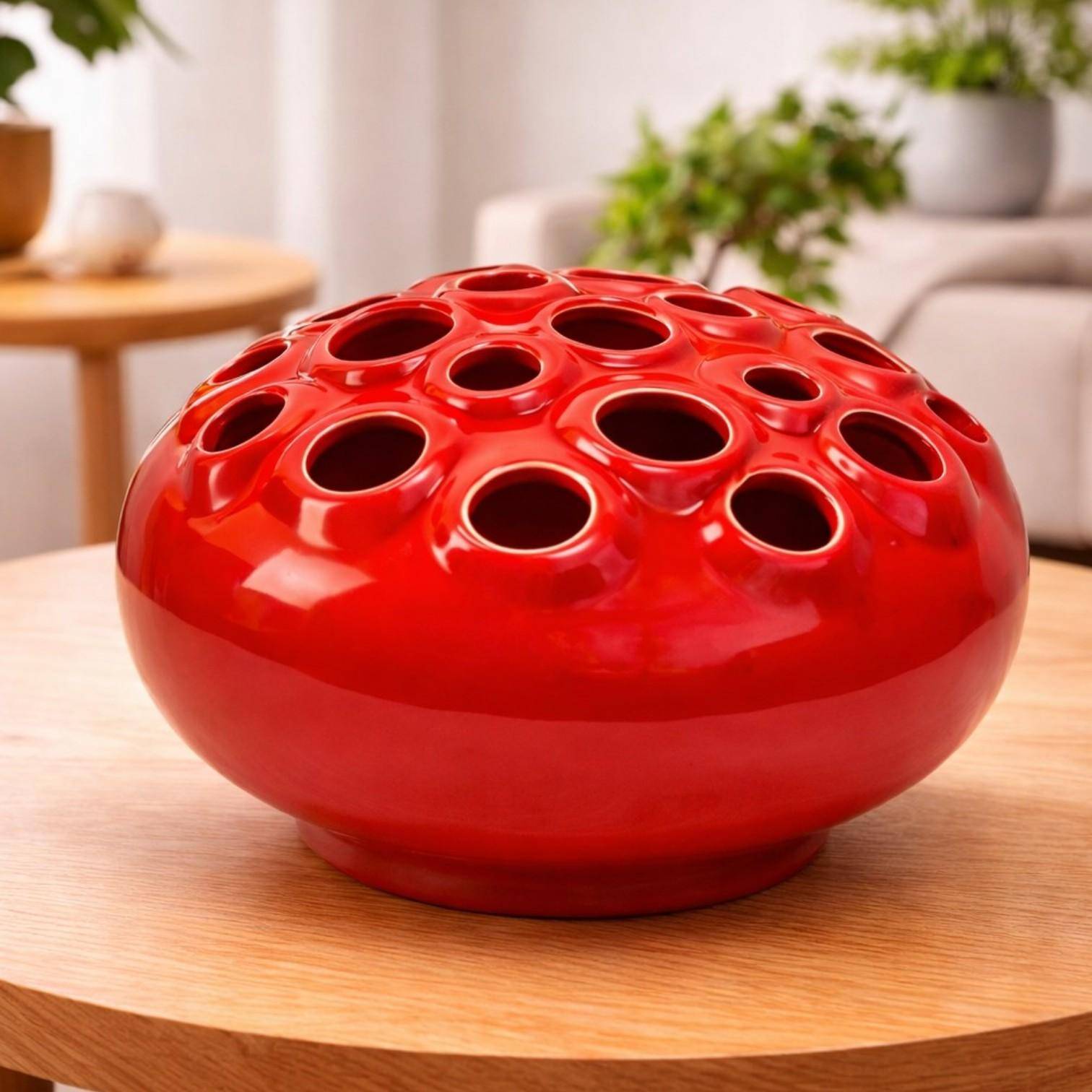 Luimes Vase in Rot, flache runde Form mit strukturierter Oberfläche und mehreren Öffnungen, Ø 30 cm, Höhe 22 cm  