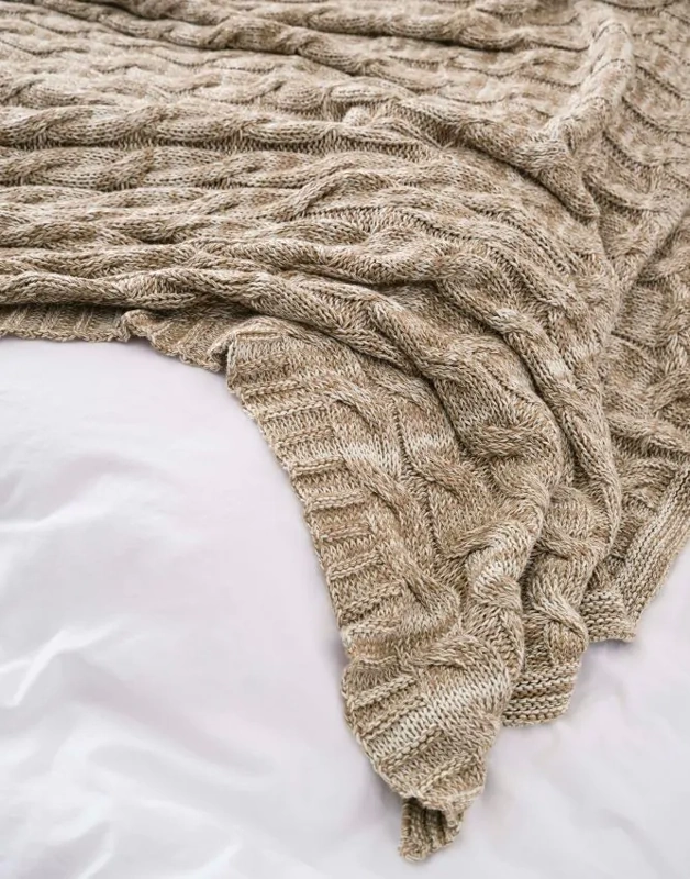 Marc O'Polo Strickplaid Ainaa in Oak Beige 150 x 200 cm