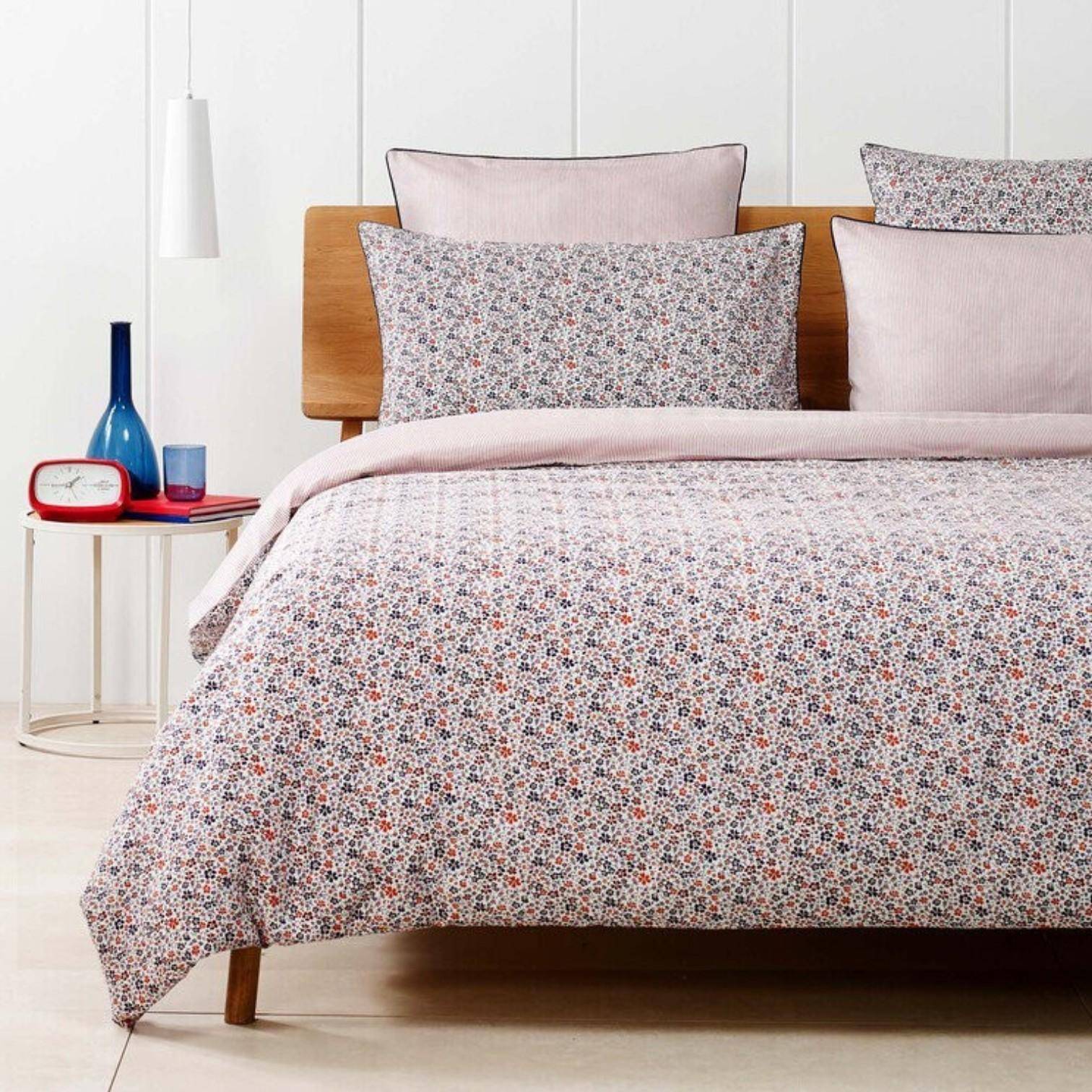 Tommy Hilfiger Bettwäsche Organic Satin Flowers Wine 200 x 200 cm
