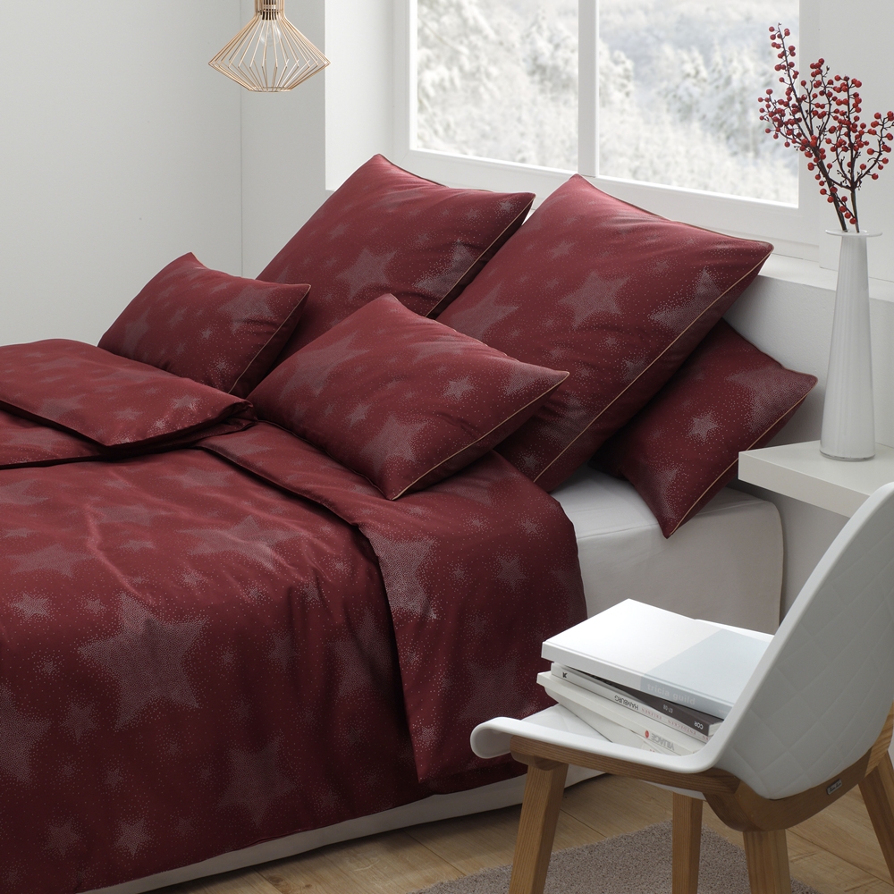 Elegante Comfort Satin Bettwäsche Cosmos Rubinrot 135 x 200 cm