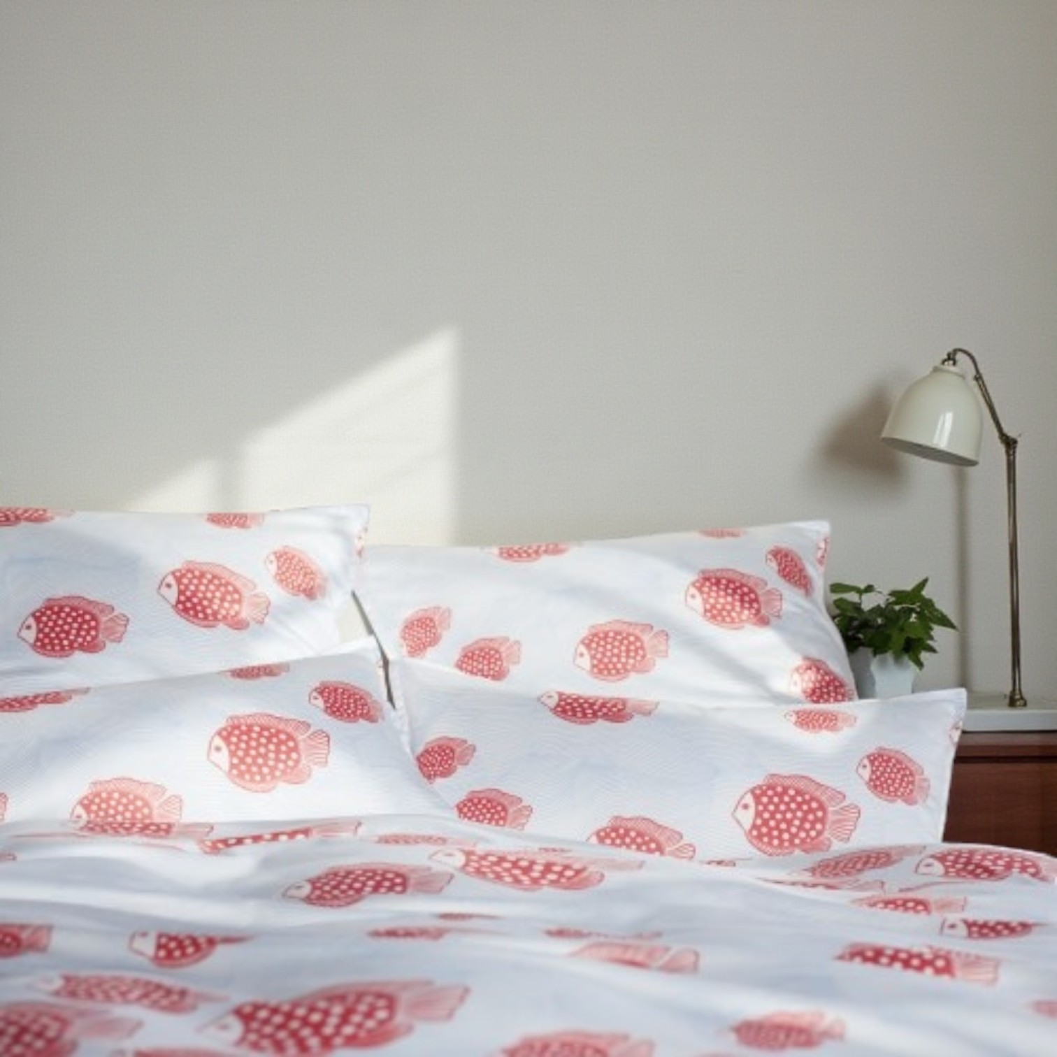Elegante Baumwollsatin Kissenhülle zur Bettwäsche Float Koralle 40 x 80 cm