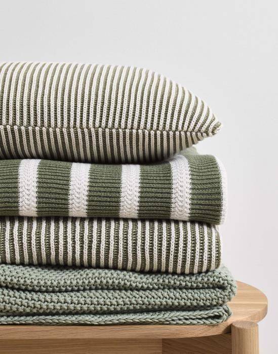 Marc O'Polo Plaid Structure Knit Garden Green 130 x 170 cm