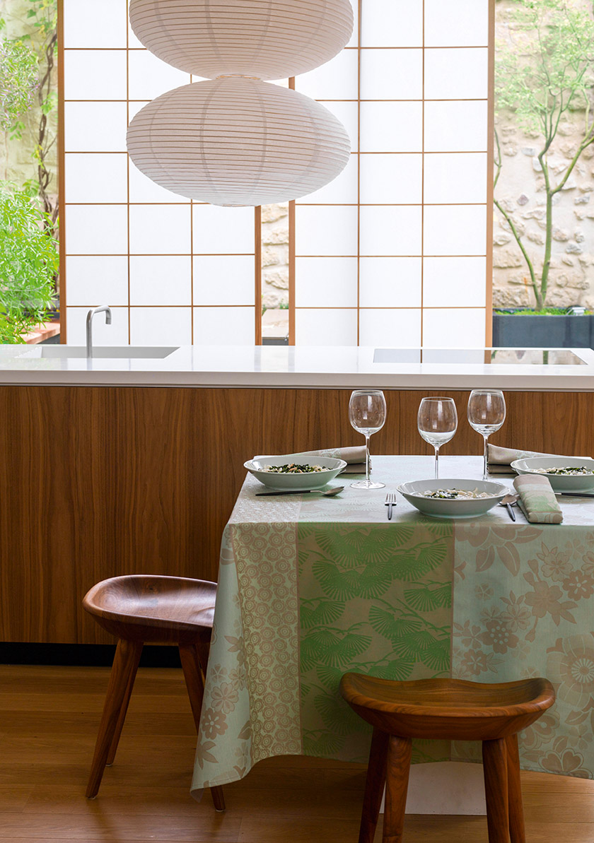 Le Jacquard Francais Tischdecke "Sakura Celadon" 135 x 175 cm - beschichtet