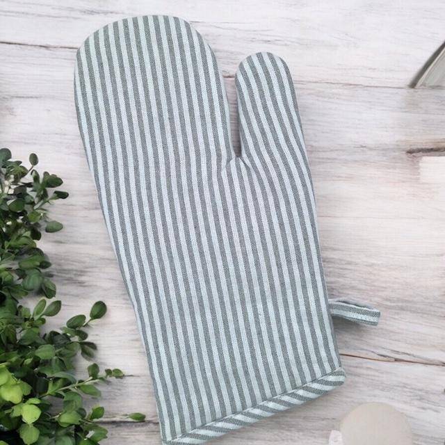 Classic Textiles of Sweden- Recycelter Ofenhandschuh Kamp in Grey Gestreift
