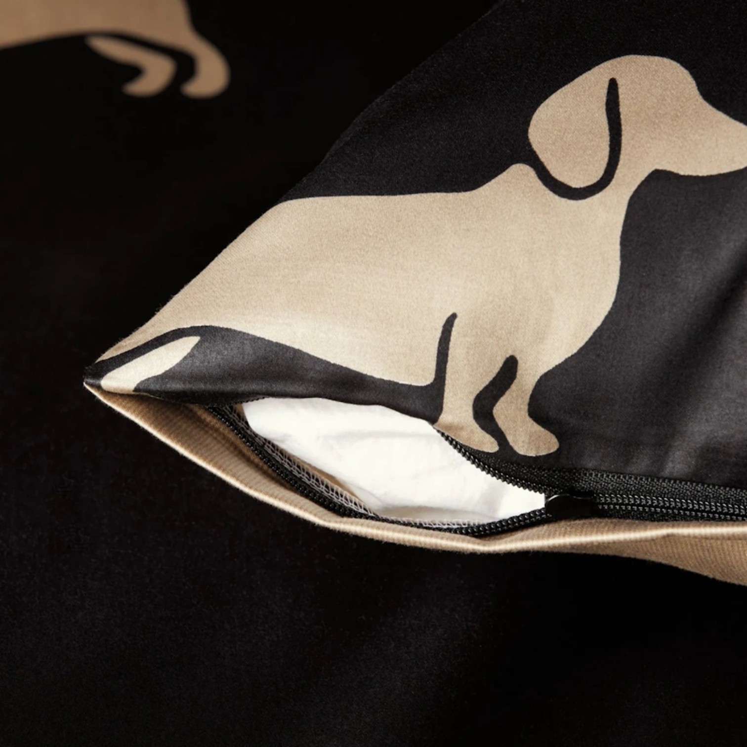 Elegante Comfort Satin Bettwäsche Dogs Schwarz/Beige 155 x 220 cm