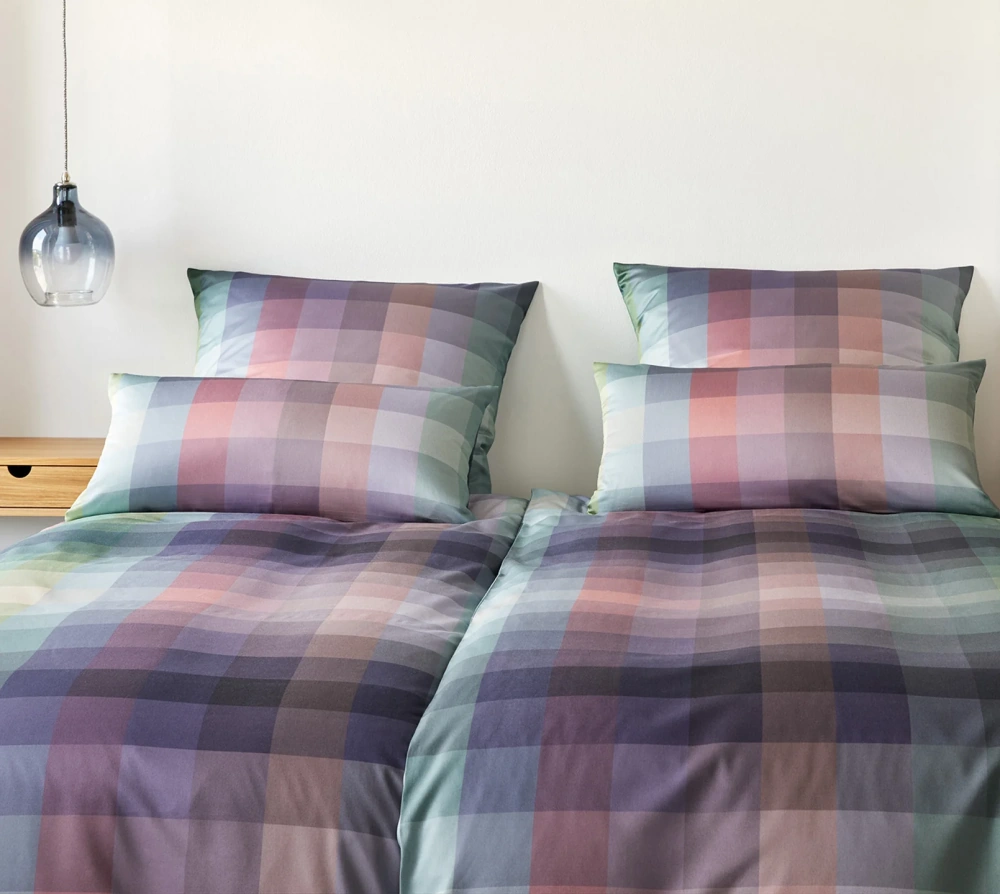 Elegante Comfort Satin Bettwäsche Check Out Lavendel 155 x 220 cm