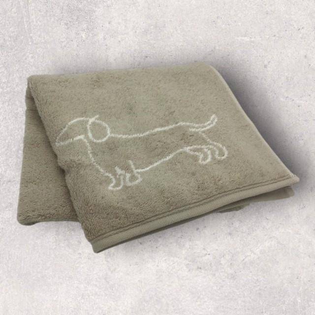 Cawö Frottiertuchserie We love Dogs Dackelsilhouette Natur Handtuch 50 x 100 cm