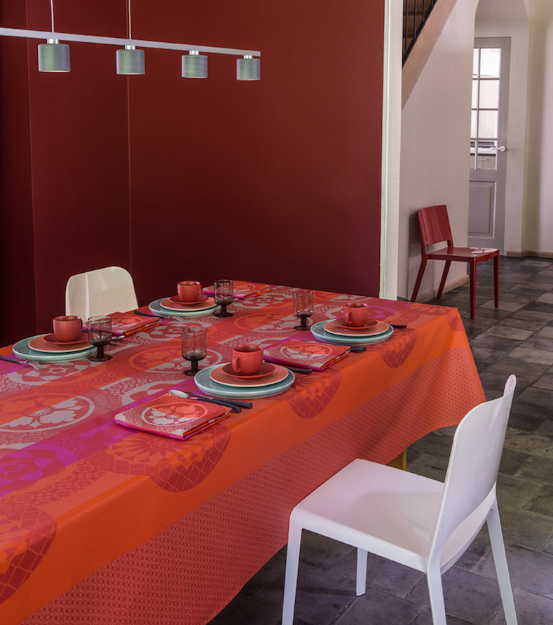 Le Jacquard Francais Tischdecke "Piazzetta Tomette" 175 x 250 cm - beschichtet