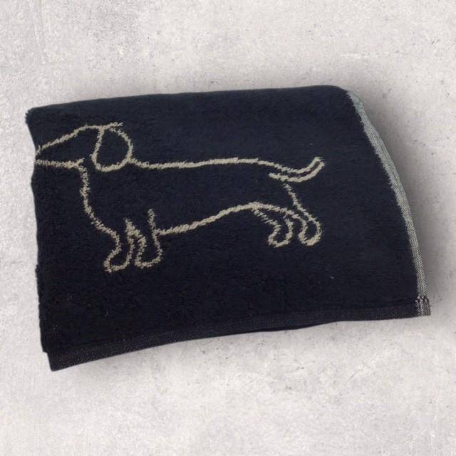 Cawö Frottiertuchserie We love Dogs Dackelsilhouette Schwarz Handtuch 50 x 100 cm