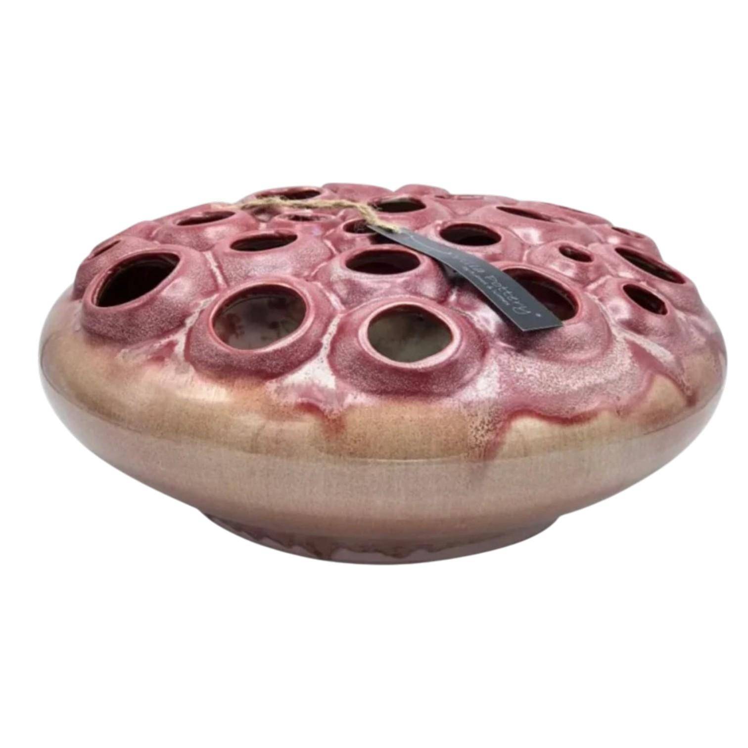 Luimes Vase in Rot-Pink, flache runde Form mit strukturierter Oberfläche und mehreren Öffnungen, Ø 34 cm, Höhe 15 cm  