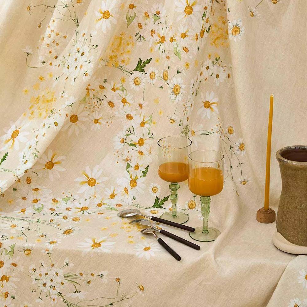 Garnier Thiebaut Daisy Chanvre Tischdecke Halbleinen Blumenmuster Detail