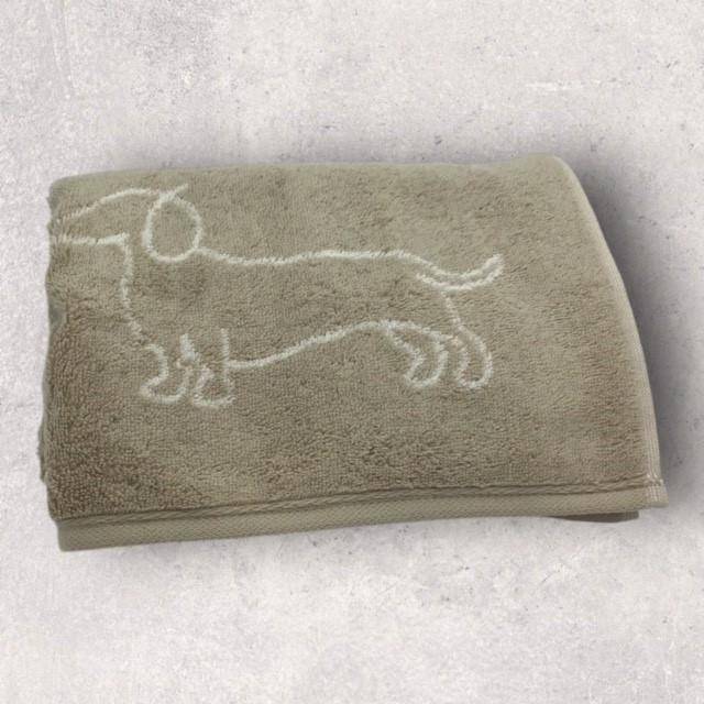 Cawö Frottiertuchserie We love Dogs Dackelsilhouette Natur Handtuch 50 x 100 cm