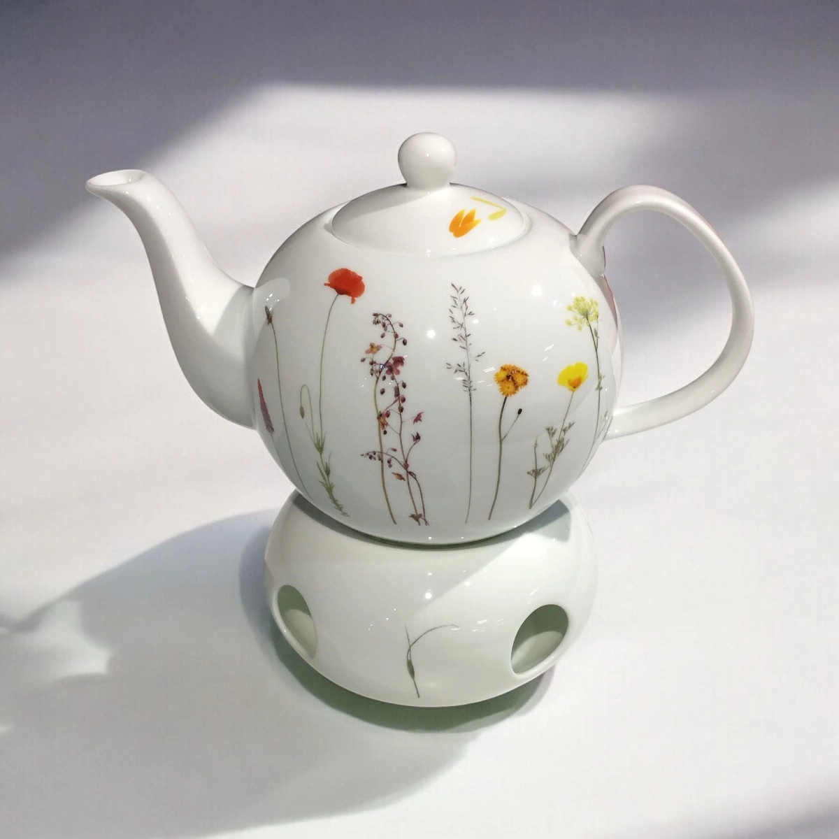 Cup & Mug Fine Bone China Stövchen Naturwiese/Blumen