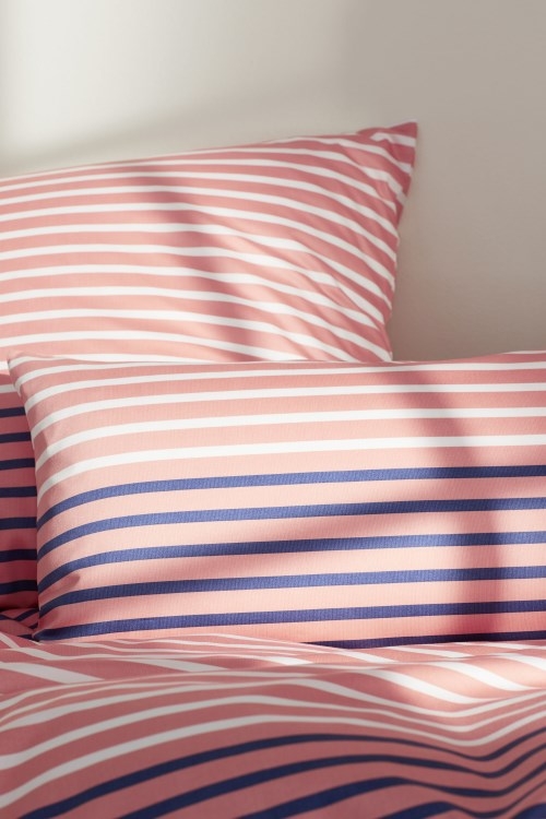 Elegante Baumwollsatin Kissenhülle zur Bettwäsche Seastripe Koralle 40 x 80 cm